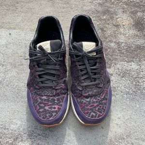 Nike AirMax Leather Sneakers, Size 8 EU39